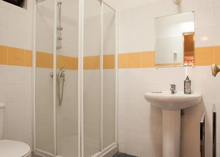 Surf Camp Hostel Ericeira