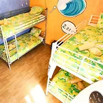 Surf Camp Хостел *
